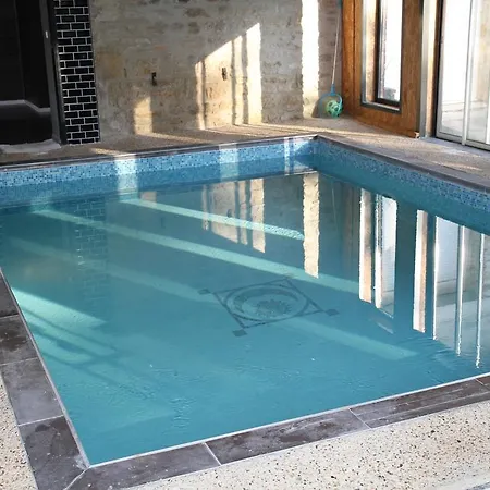 Lorengrain Nyaraló *